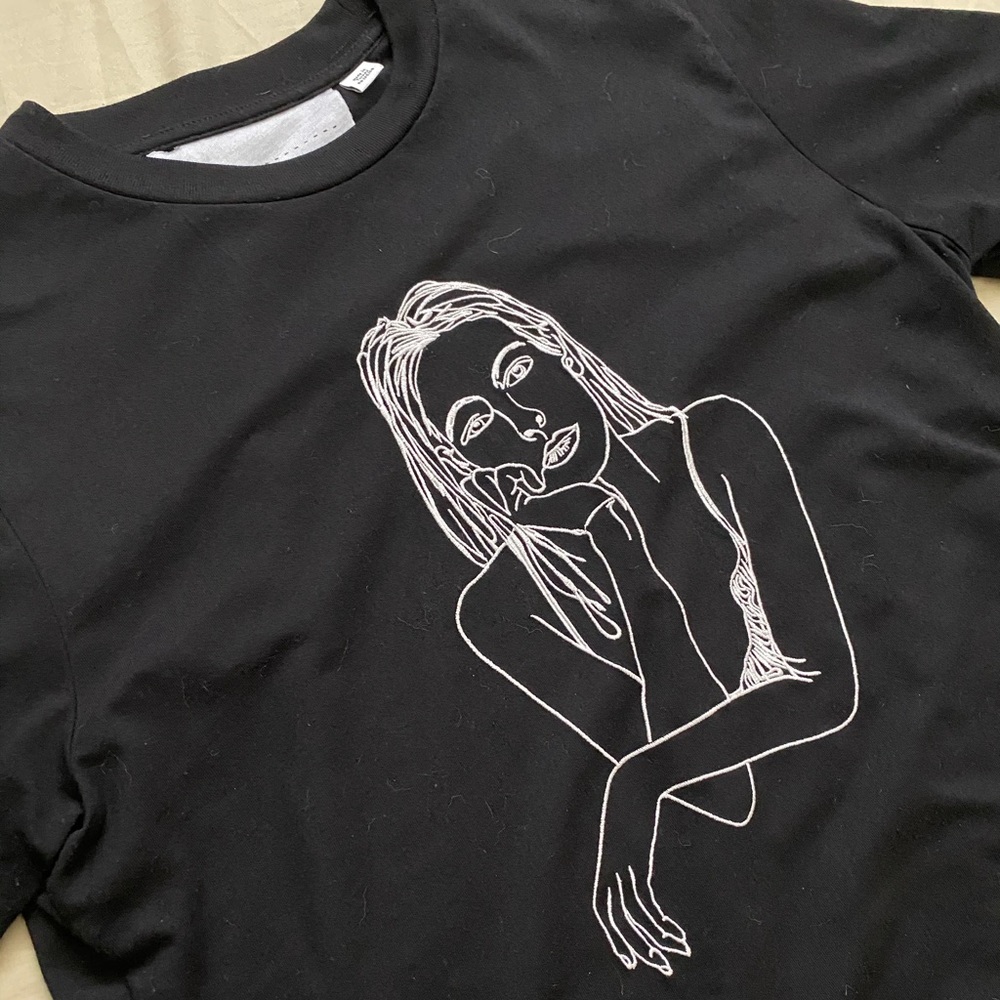Black shirt